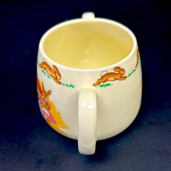 Vintage Royal Doulton “Bunnykins “ fine bone china two handle child mug - Picture 4 of 8